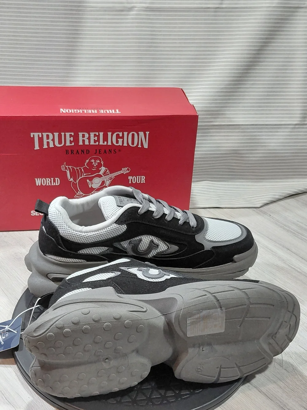 NWT True Religion Men's Cole Jogger Black & Grey Chunky Runner Sneakers Size M10